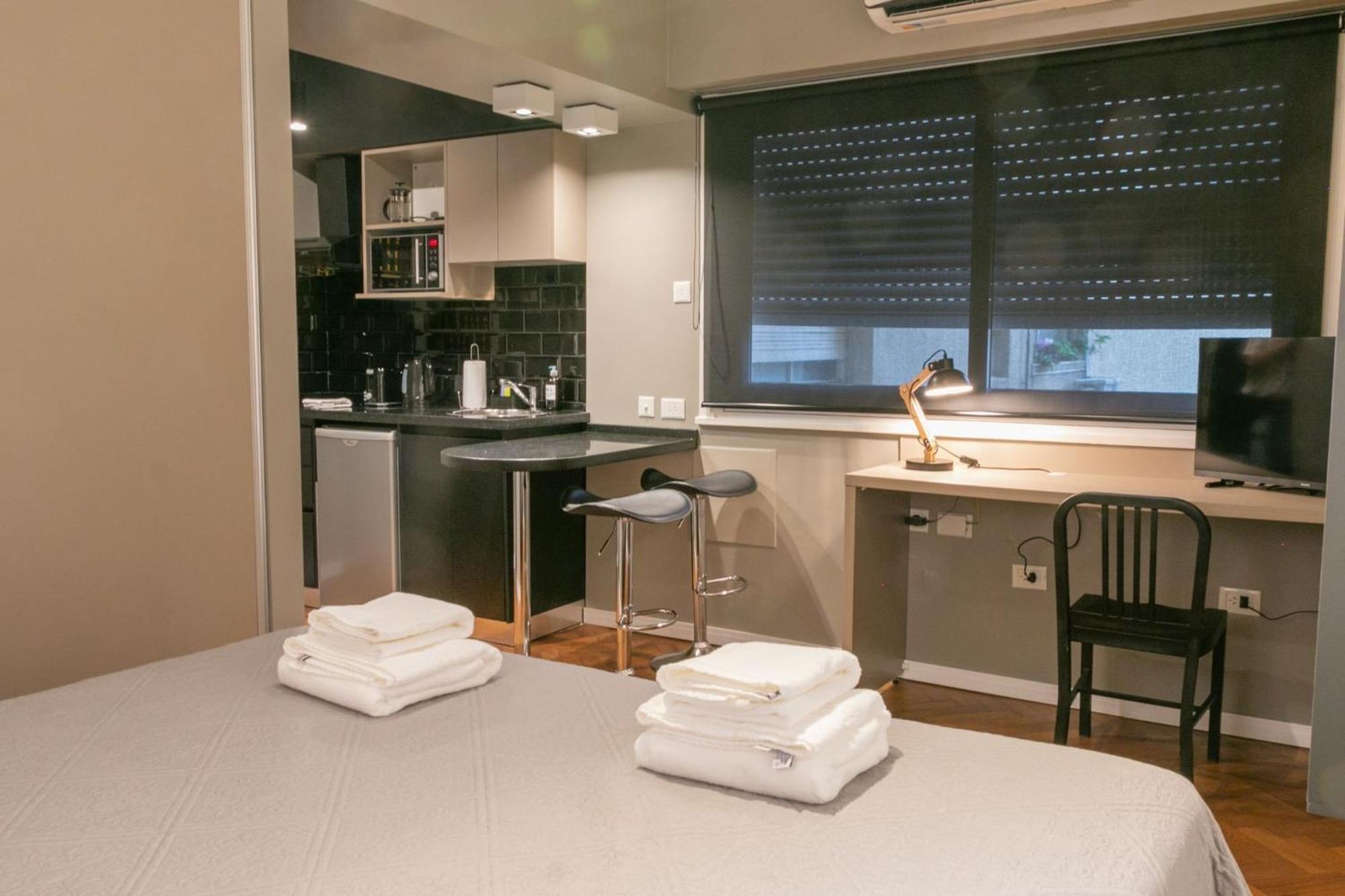 En El Centro: Teatros Y Puerto Madero Apartamento
